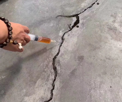 临淄混凝土裂缝修补技术详解​